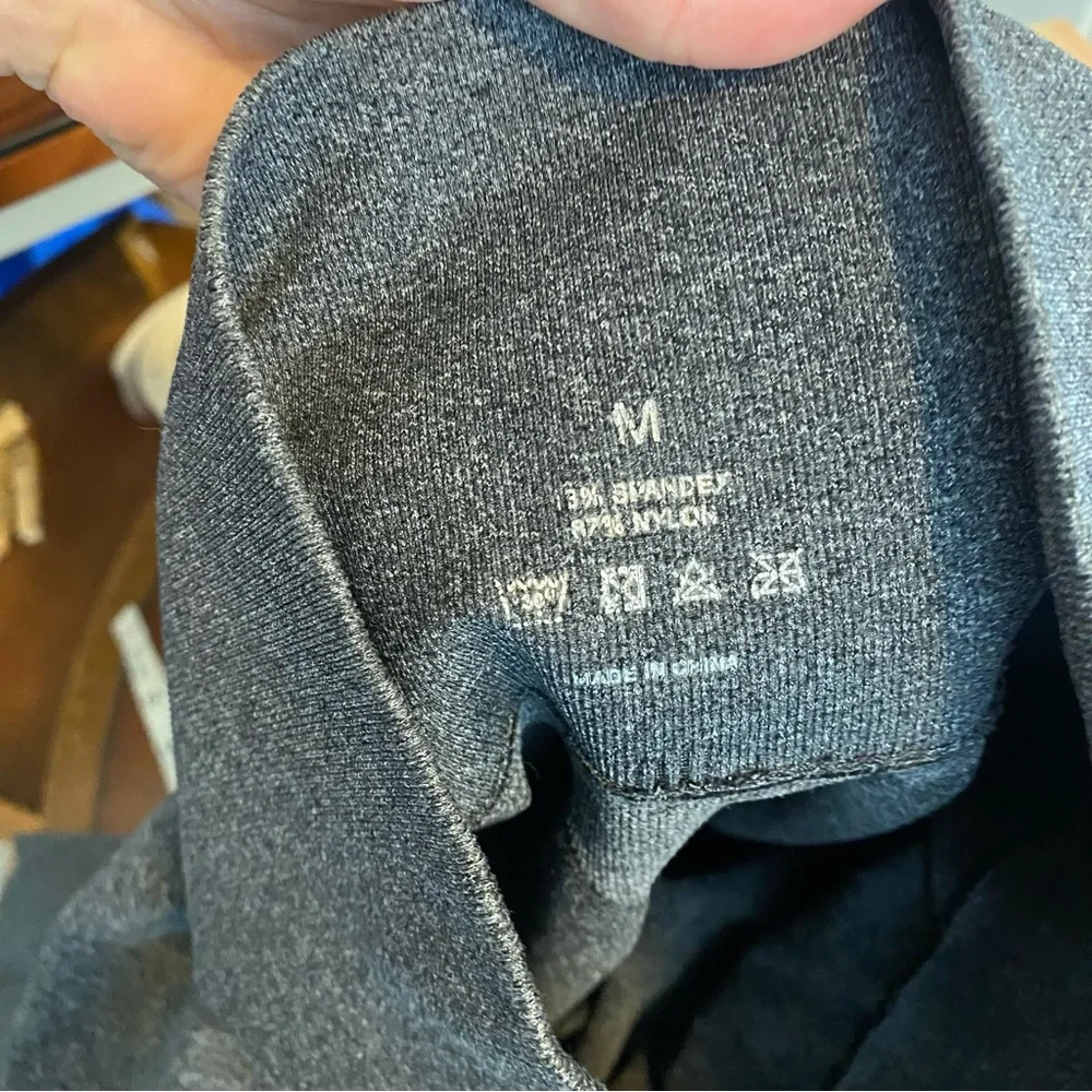 NVGTN Contour Seamless Leggings Gray Size medium gym workout‎ walk booty lift